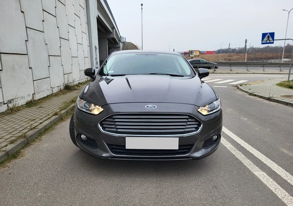 Ford Mondeo cena 52800 przebieg: 162000, rok produkcji 2017 z Nekla małe 232